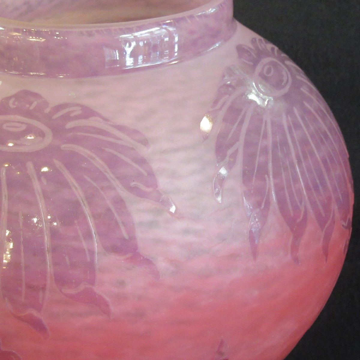 SCHNEIDER - LE VERRE FRANCAIS Vase forme boule à décor de Dalhia-photo-3