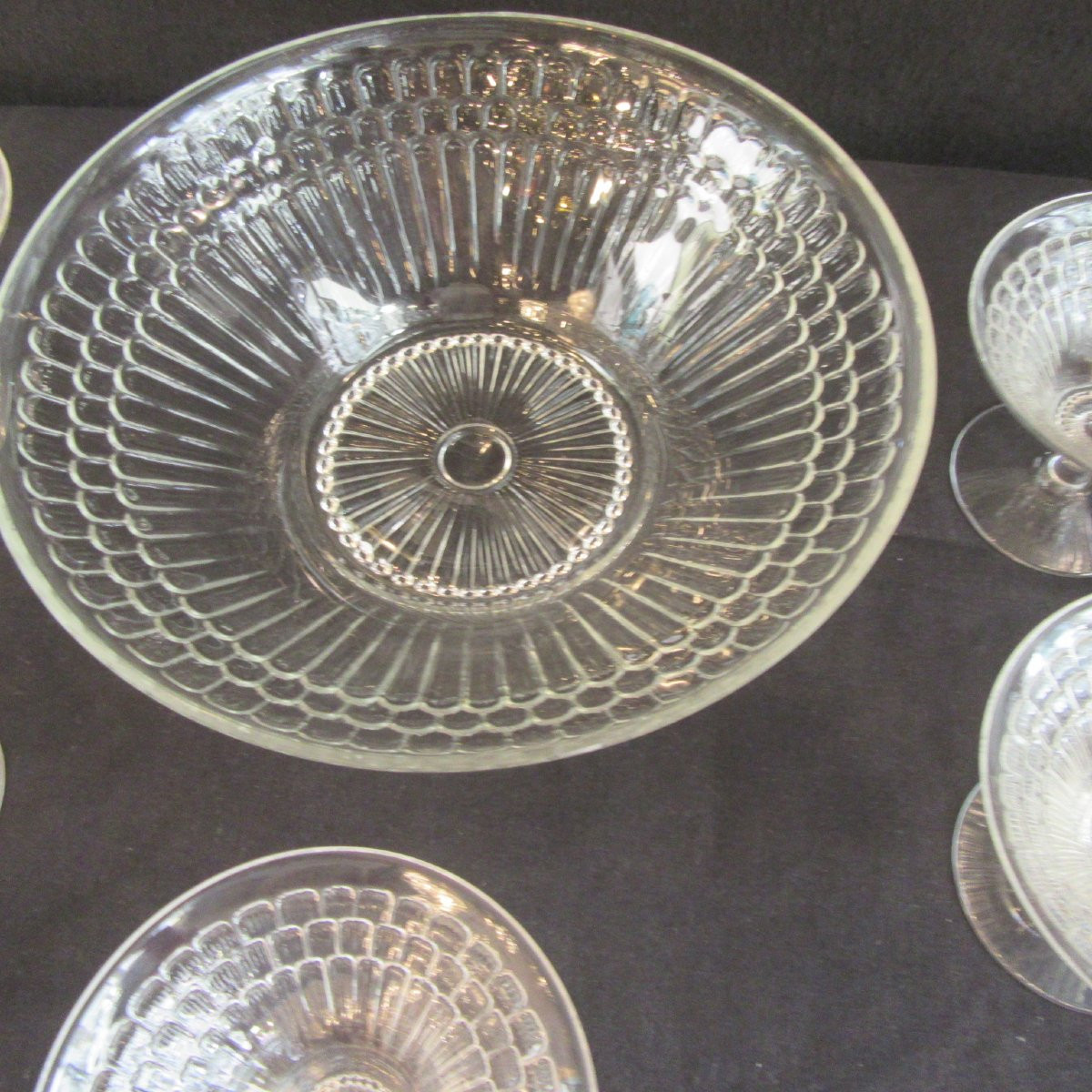 R. Lalique Crystal Ice Cream Or Fruit Salad Service-photo-2
