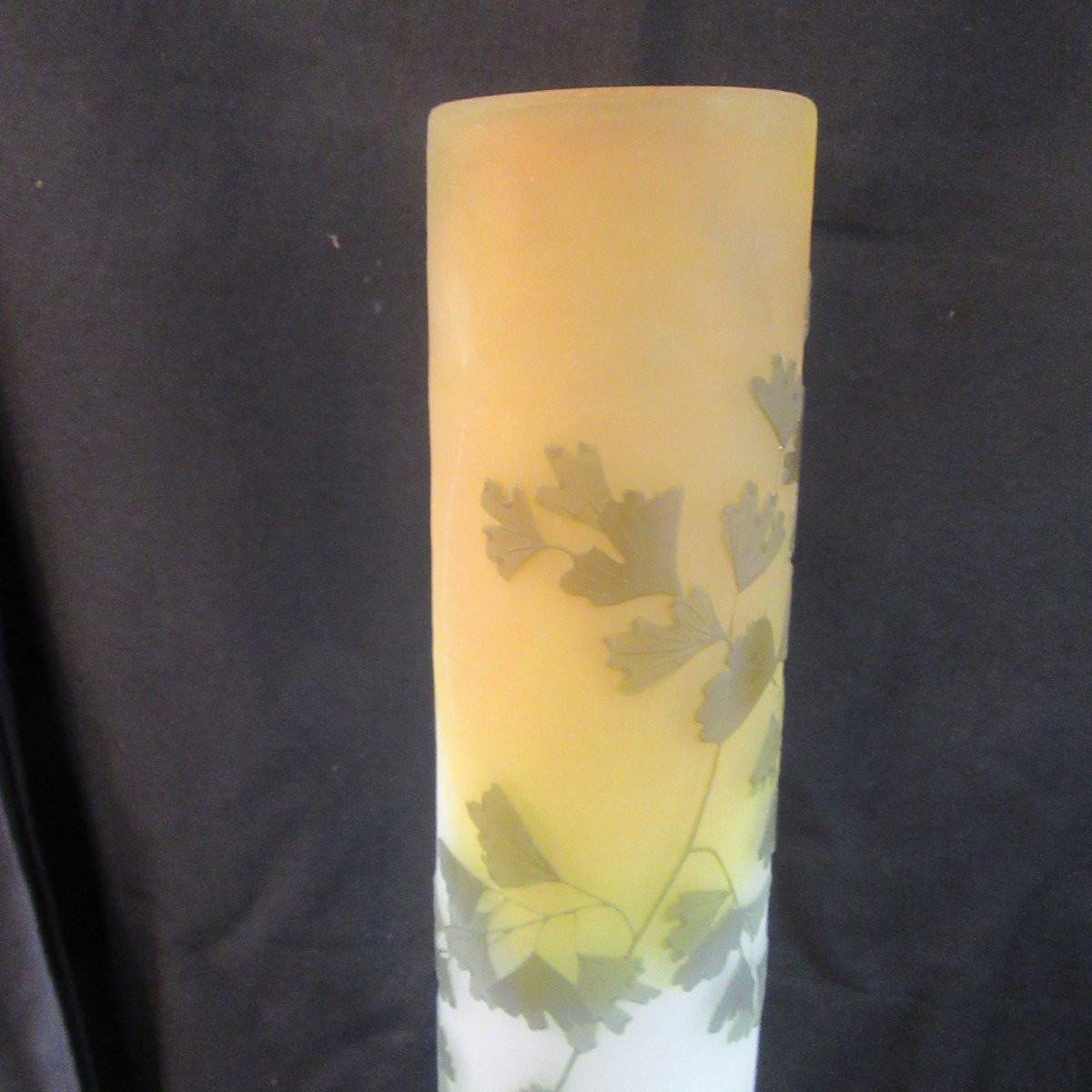 Gallé - Grand Vase forme Tube et décor dégagé à l'acide décor de feuilles de Ginko-photo-3