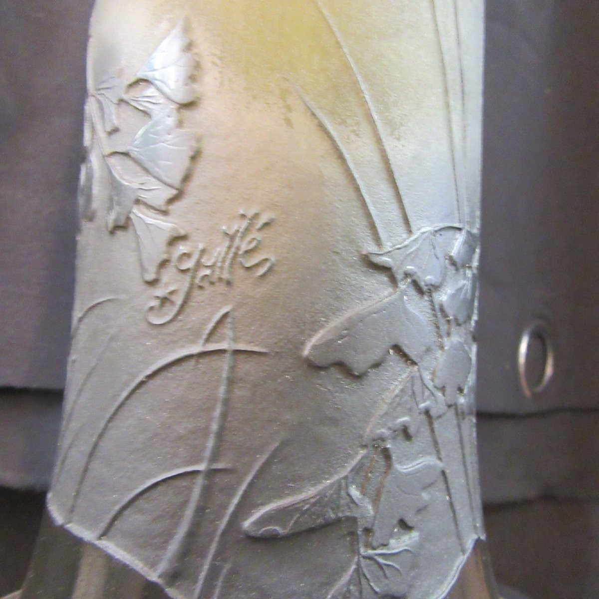 Gallé - Grand Vase forme Tube et décor dégagé à l'acide décor de feuilles de Ginko-photo-2