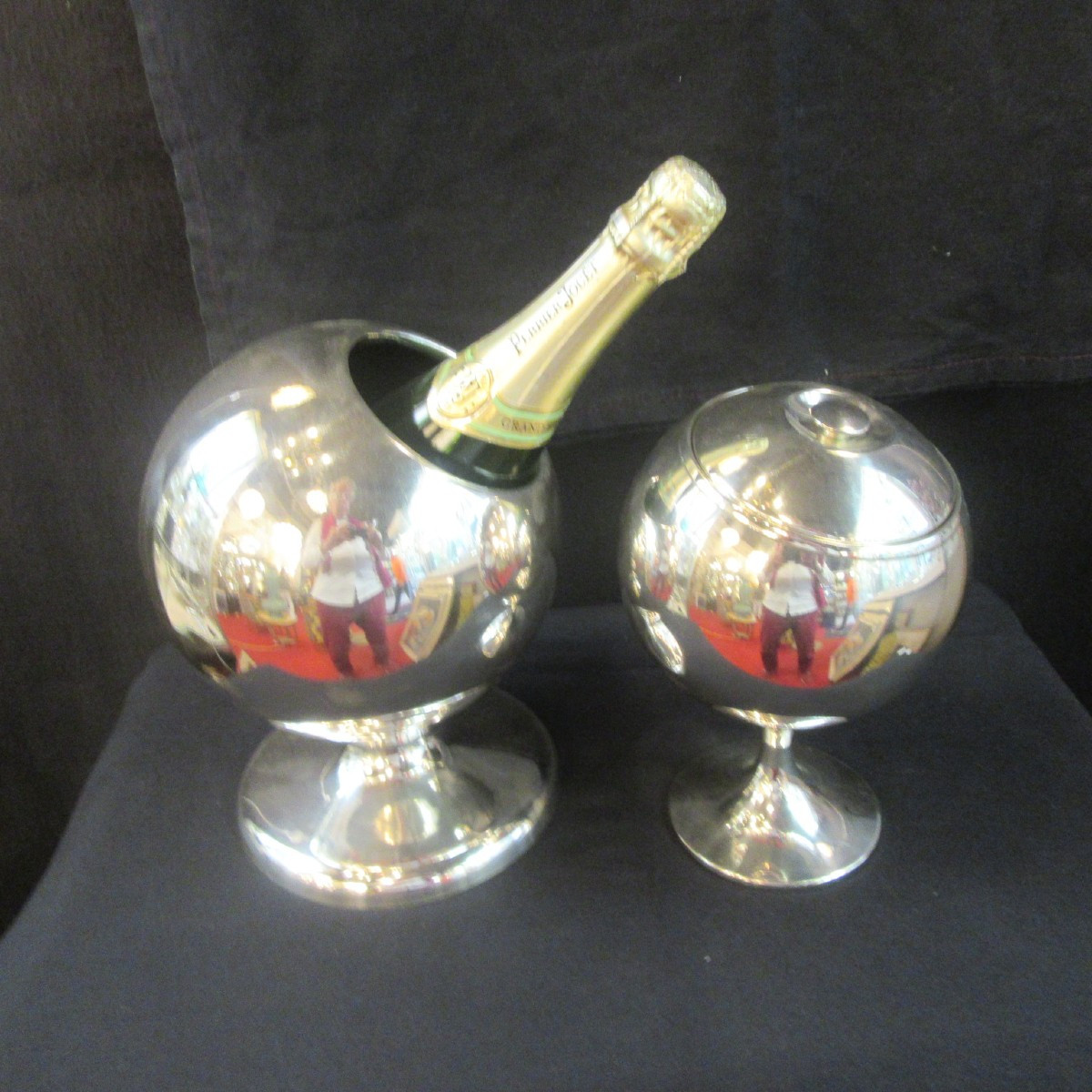 1 Champagne Bucket And 1 Ice Bucket In Silver Metal, Spoutnik Shape