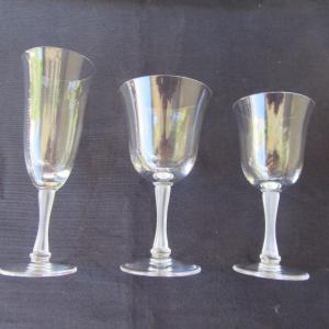 Lalique Service De 30 Verres Modèle Barsac - Flutes, Verres à Bourgogne, Verres à Bordeaux