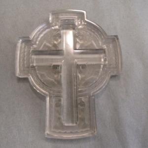 Lalique René Croix de berceau "Aux Anges"