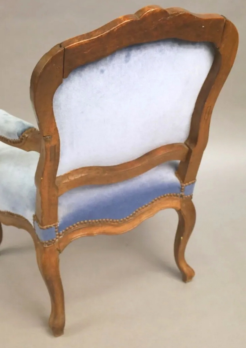 Epoque régence.fauteuil à dossier plat en bois fruitier mouluré et sculpté -photo-2
