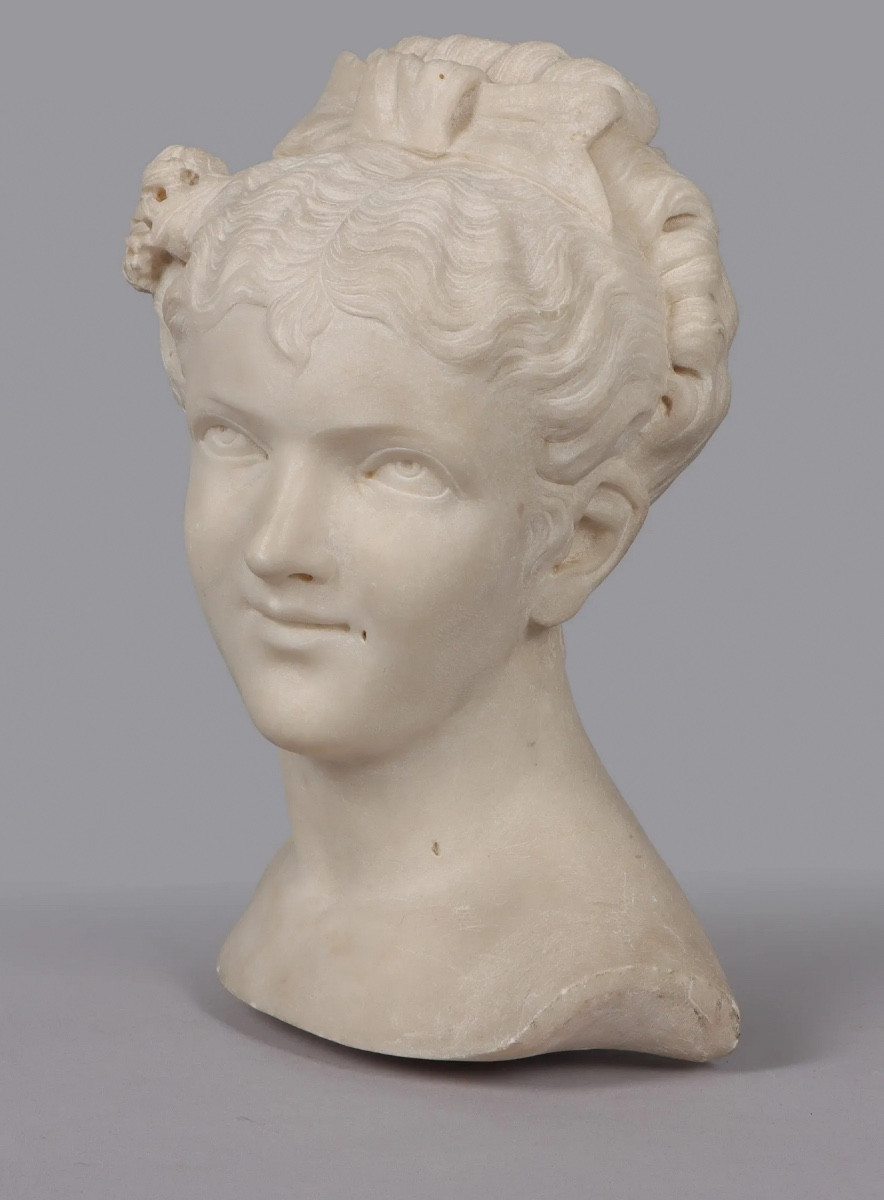 Buste de jeune fille en marbre .fin XIX eme-photo-2