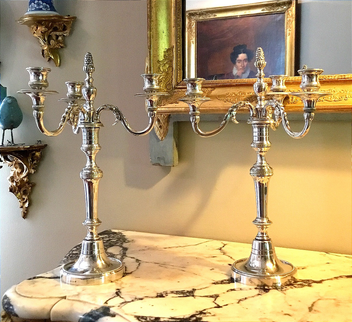 Paire de candélabres à trois bras de lumière en métal argenté-photo-2