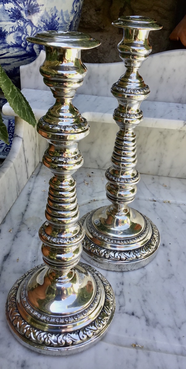 Pair Of Silver-plated Metal Candlesticks, Weighted, With Fluted Shafts And Decorated With Floral Friezes-photo-1