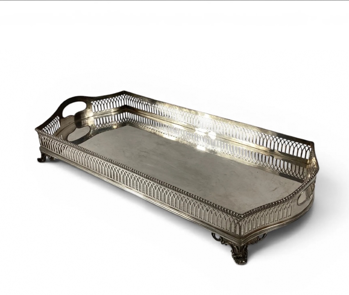 Important surtout de table en métal argenté, à galerie ajourée-photo-2