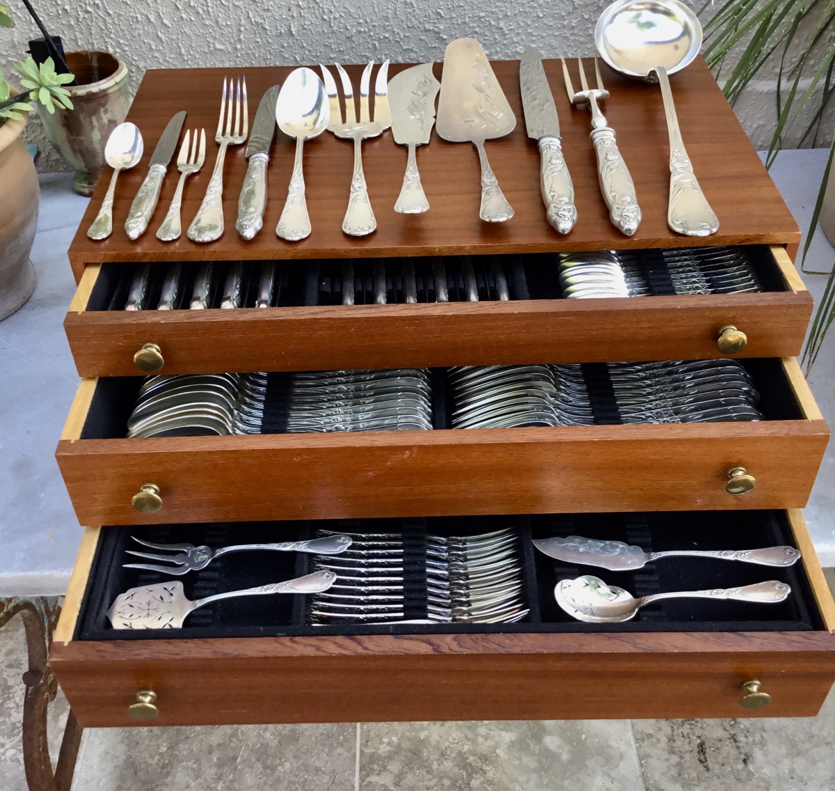 78-piece Art Nouveau-style Silver-plated Metal Cutlery Set In A Gift Box