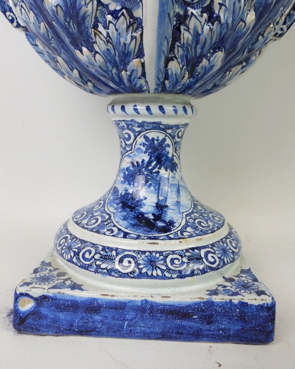 Delft. Pair Of Footed Earthenware Vases-photo-4
