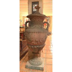 Monumentale Paire De Vase Couverts sur pied douche  En Terre Cuite