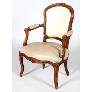 Louis XV Period Cabriolet Armchair In Carved Natural Wood 