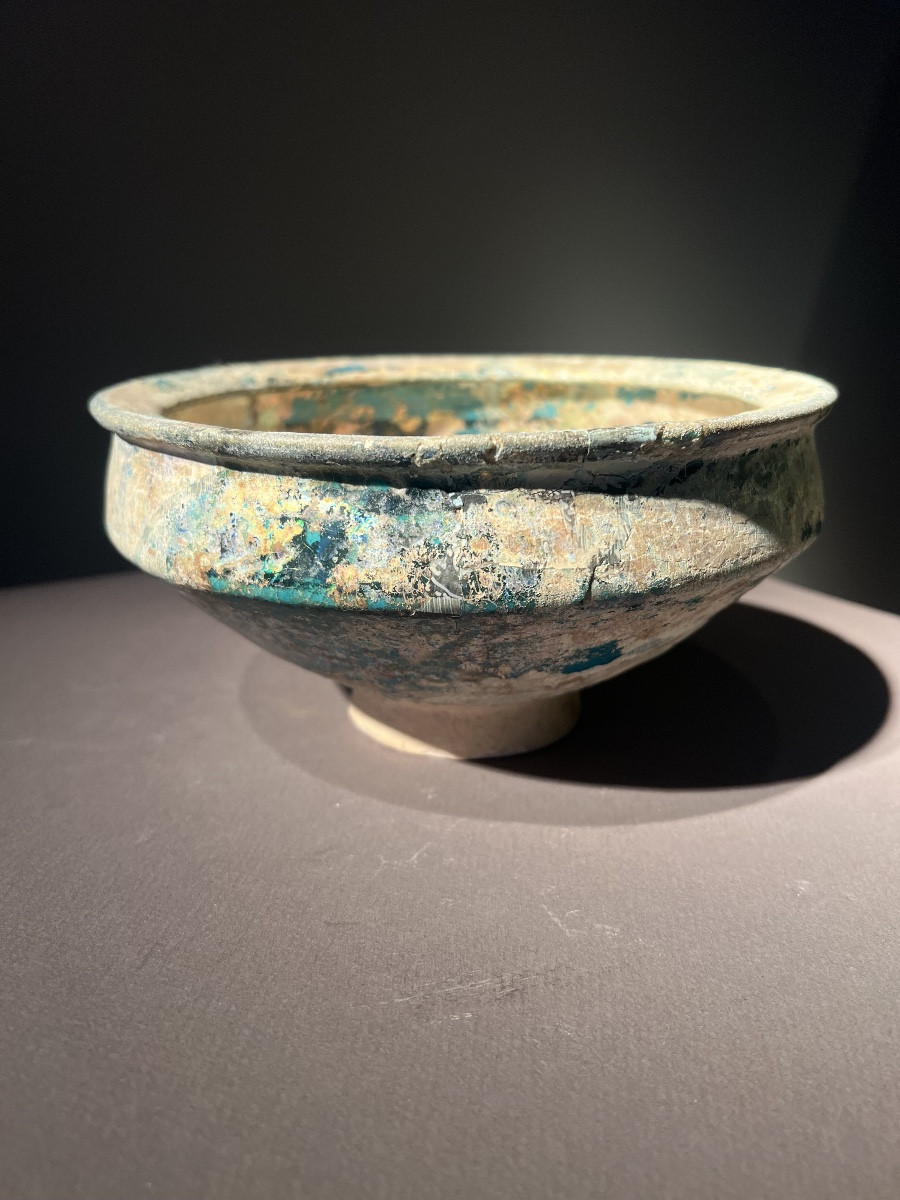 Glazed Earthenware Cup From Kashan, Persia, 14th-15th Century.