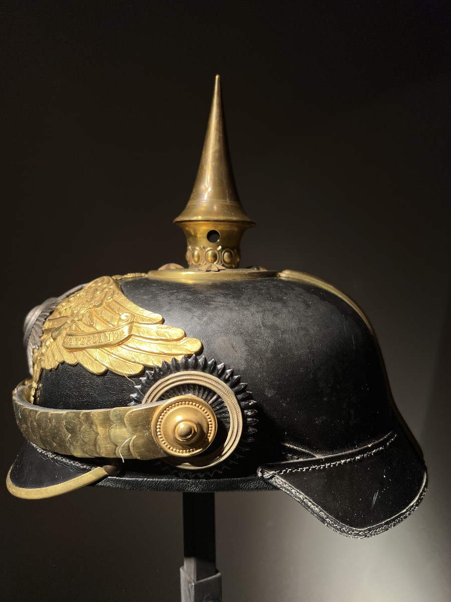 Prussian Guard Infantry Officer's Pickelhaube, Model 1897.-photo-1