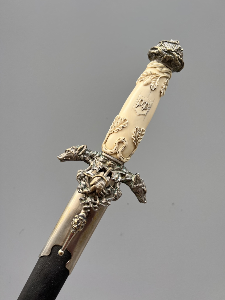 Dague de chasse, bronze argenté, foureaunen peau de requin, France, ca. 1870.