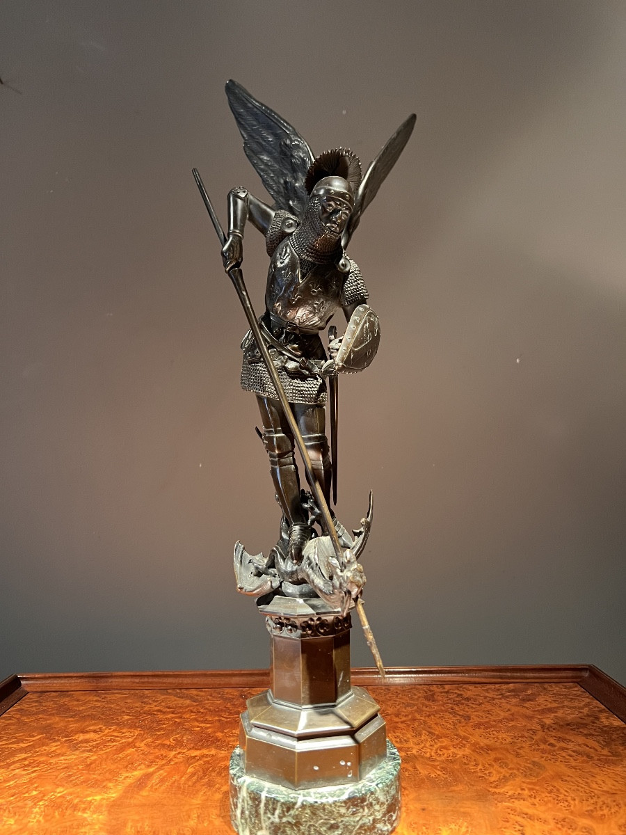 Leon Pilet (1840-1916), saint michel terrassant le dragon, bronze à patine brune, vers 1870.