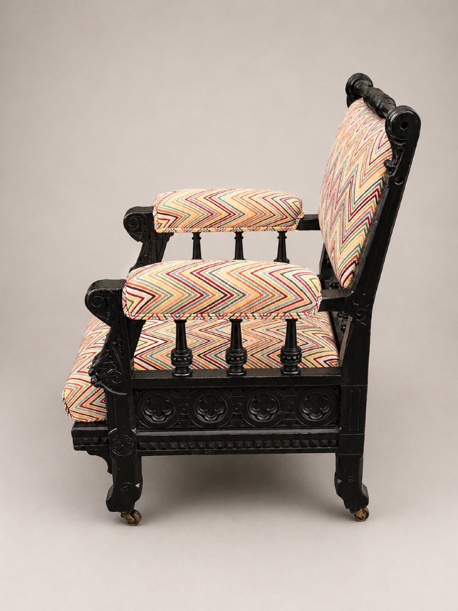 Paire de fauteuils club neo-gothiques en bois ébonise, Catalogne, vers 1890.-photo-4