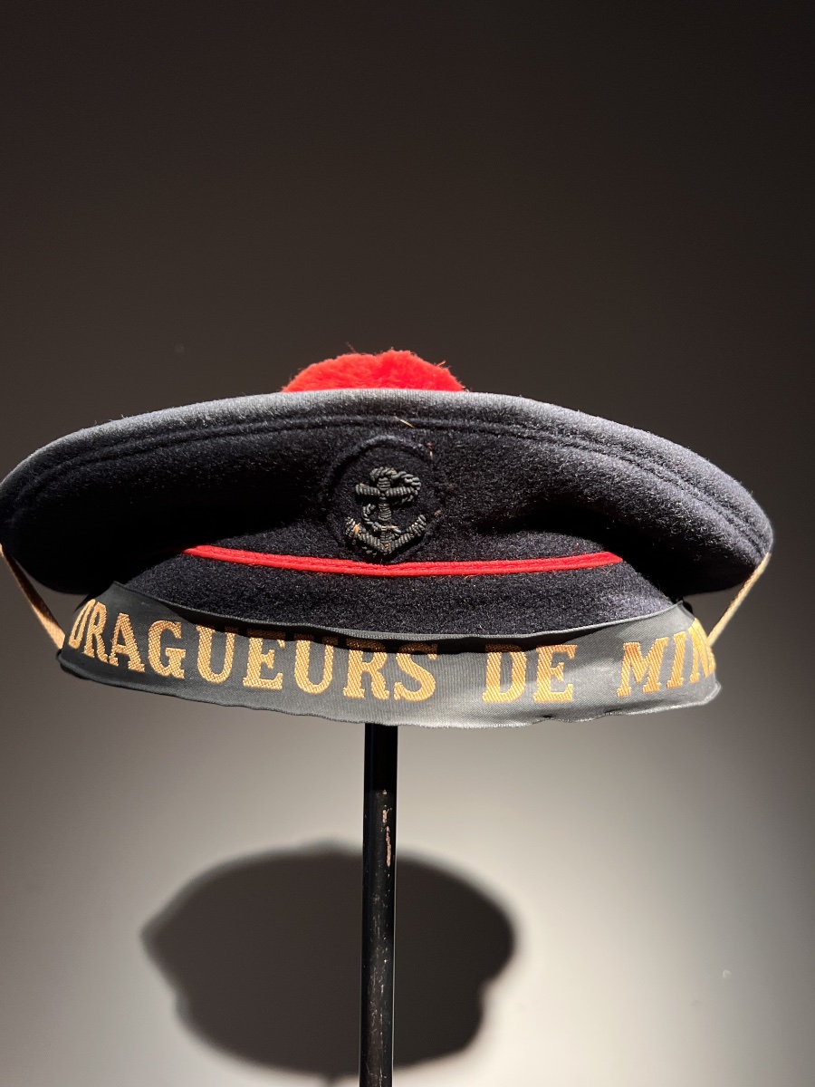 Bachi de  marin français en drap bleu, des dragueurs de mines, daté 1933-photo-4