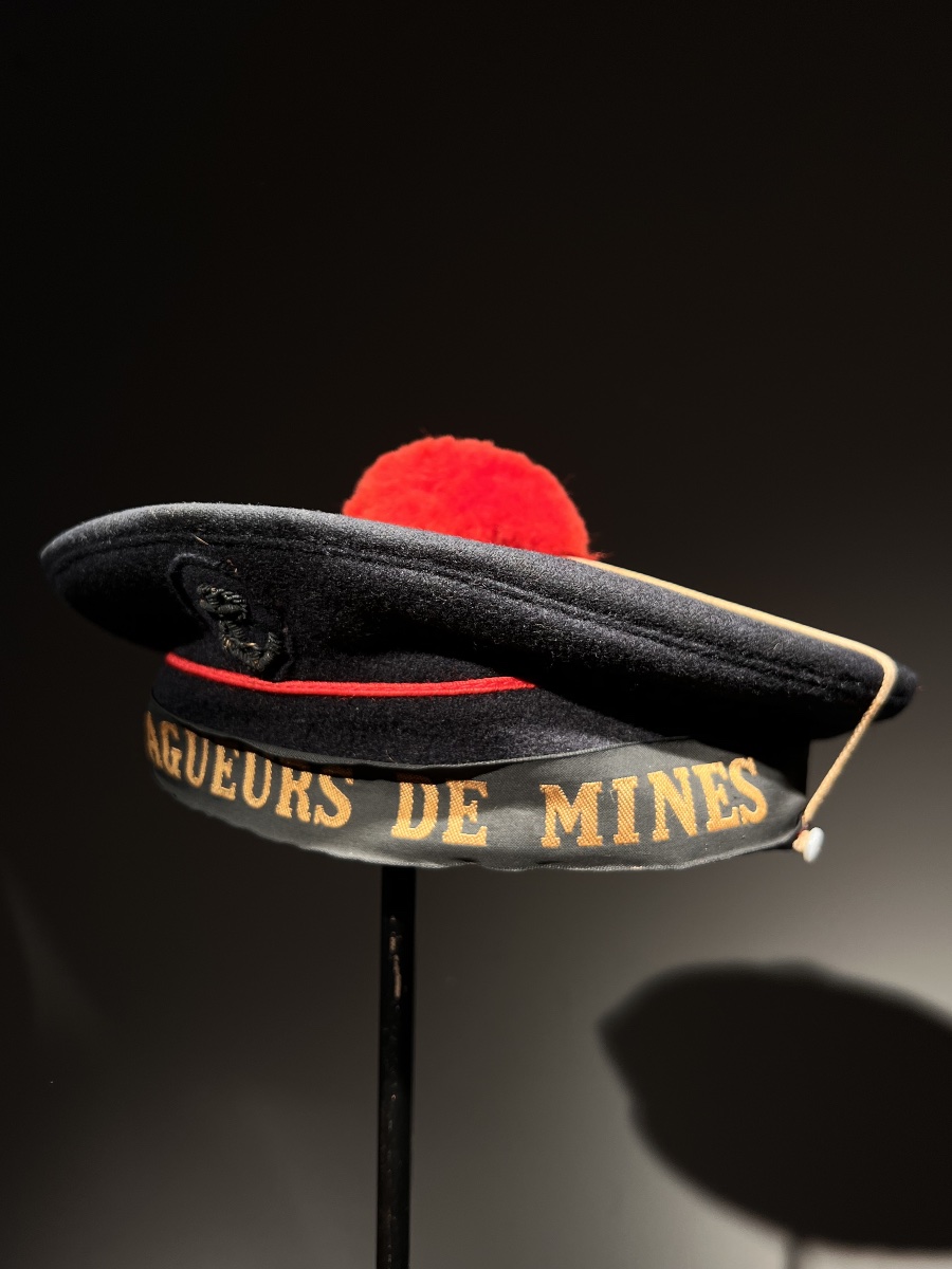 Bachi de  marin français en drap bleu, des dragueurs de mines, daté 1933