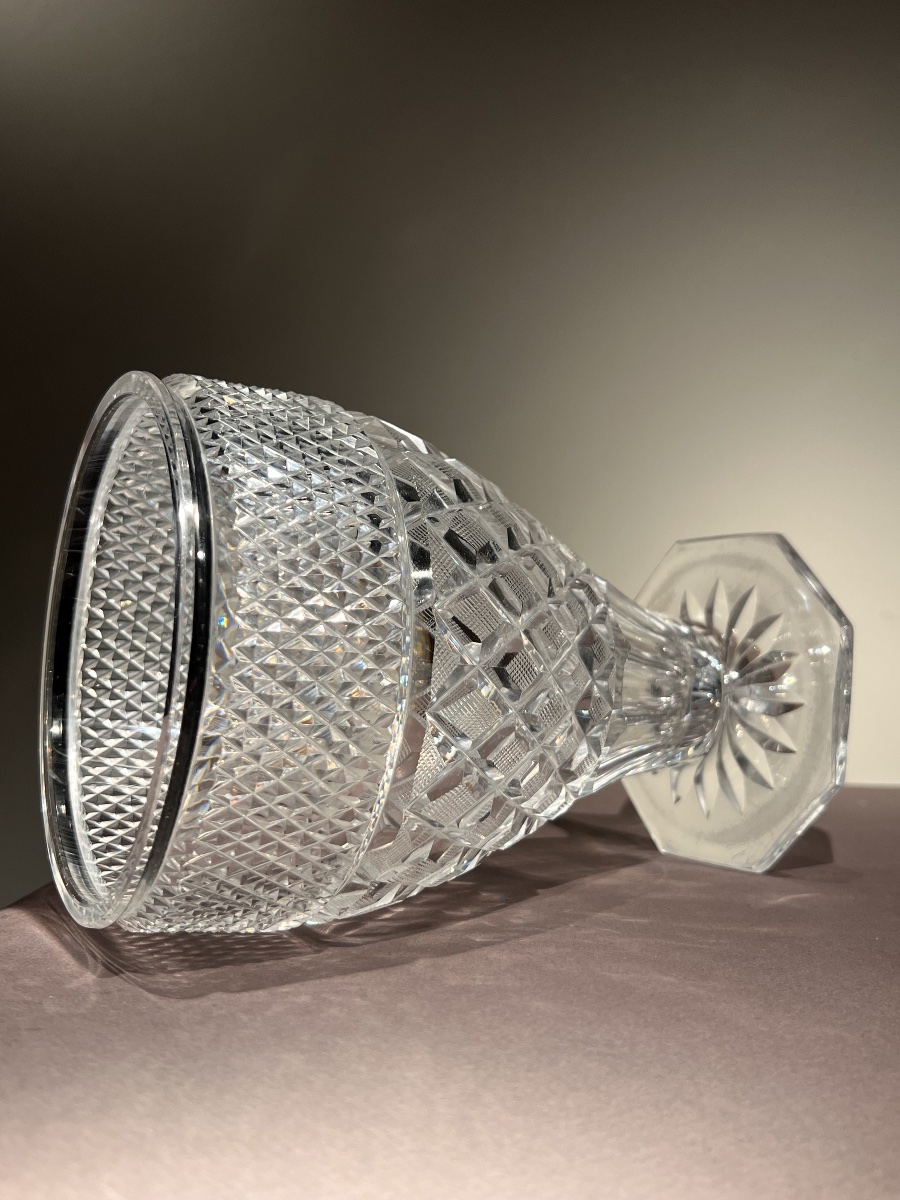 Vase en cristal Anglo-Irlandais en verre taillé a pointes de diamands, époque Géorgienne, 1830.-photo-4