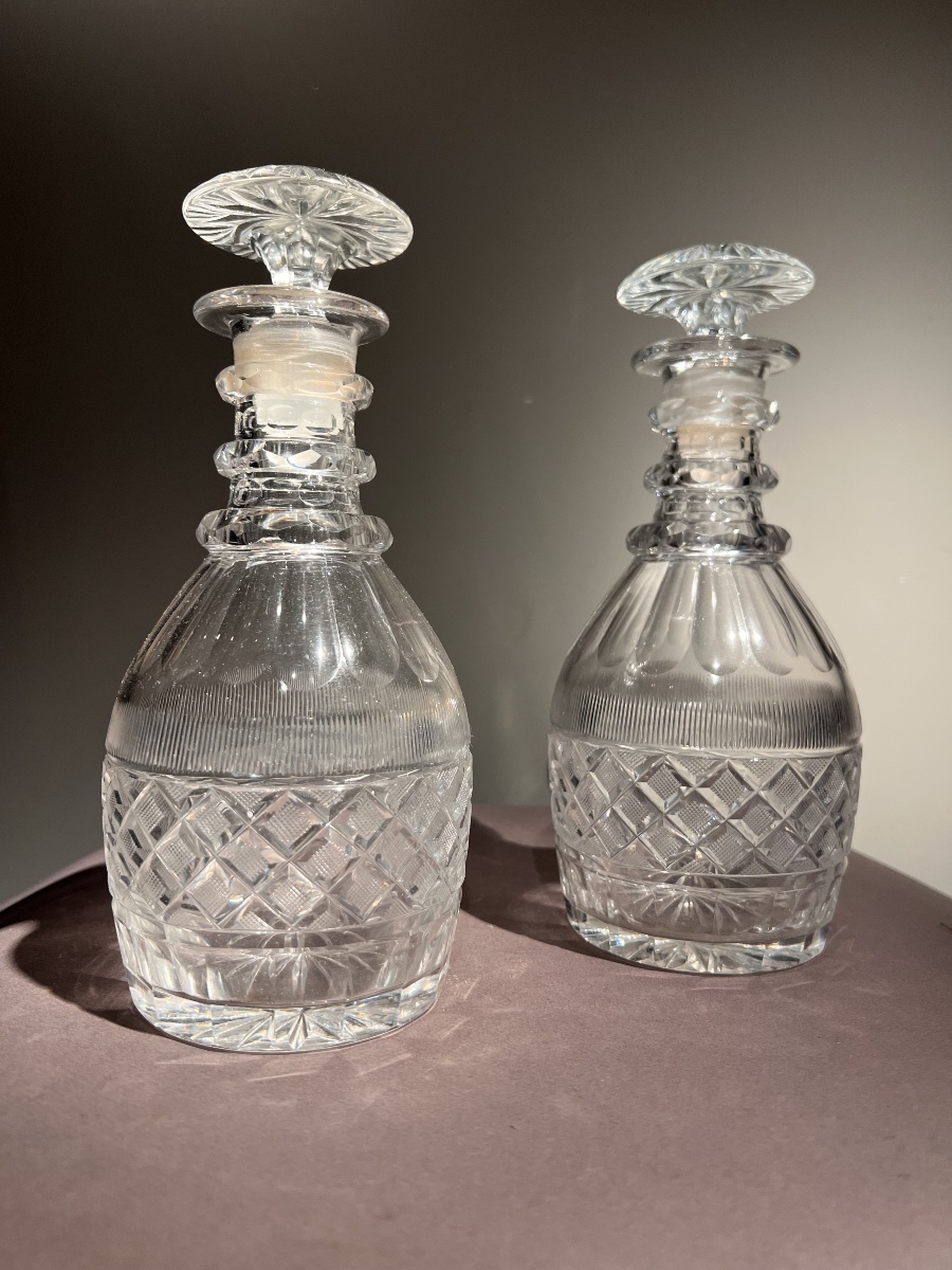 Paire de caraffes en verre taillé, Vonêche ou Baccarat, vers 1810-1820.-photo-4