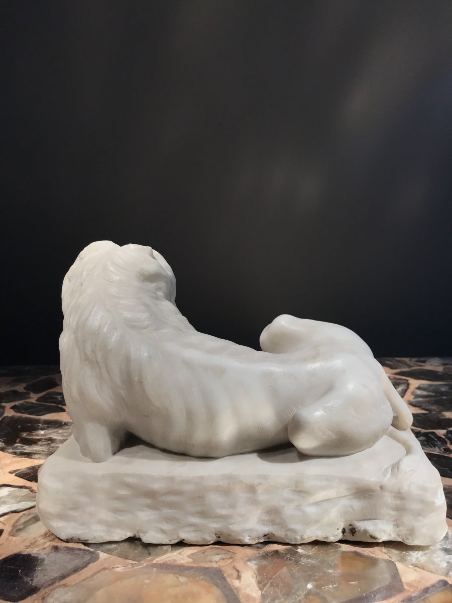 Sculpture D’un Lion En Marbre Blanc De Carrare, Italie, 18ième.-photo-1