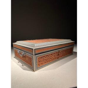 Anglo-indian Sewing Box In Sandalwood, Vizagapatam From The End Of The 19th Century