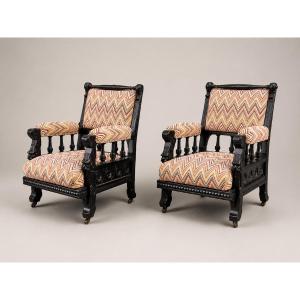 Paire de fauteuils club neo-gothiques en bois ébonise, Catalogne, vers 1890.