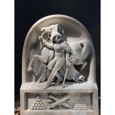 A. Desenfans (1845-1938), Le Cuirassier 1814, Haut Relief En Marbre De Carrare, Daté 1870.