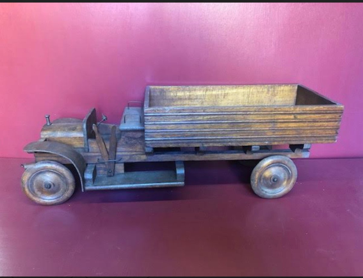 Radiguet Wood Truck