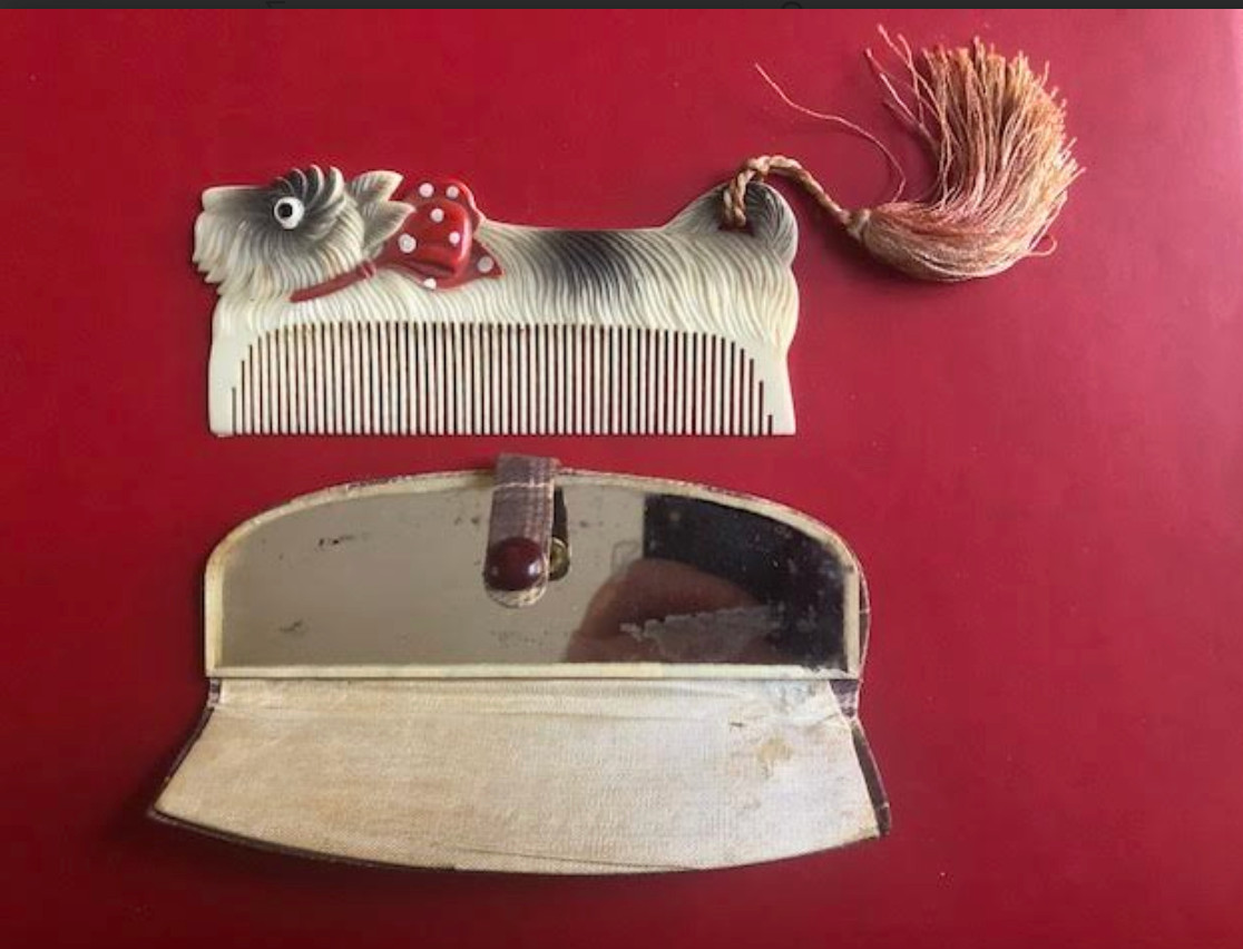 Peingne de poche sujet Chien