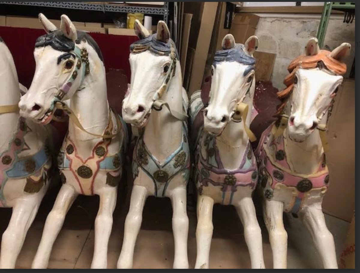 Suite de 6 chevaux sauteurs HEYN