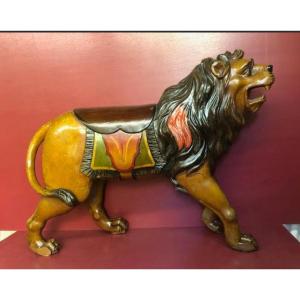 Lion   By Manege