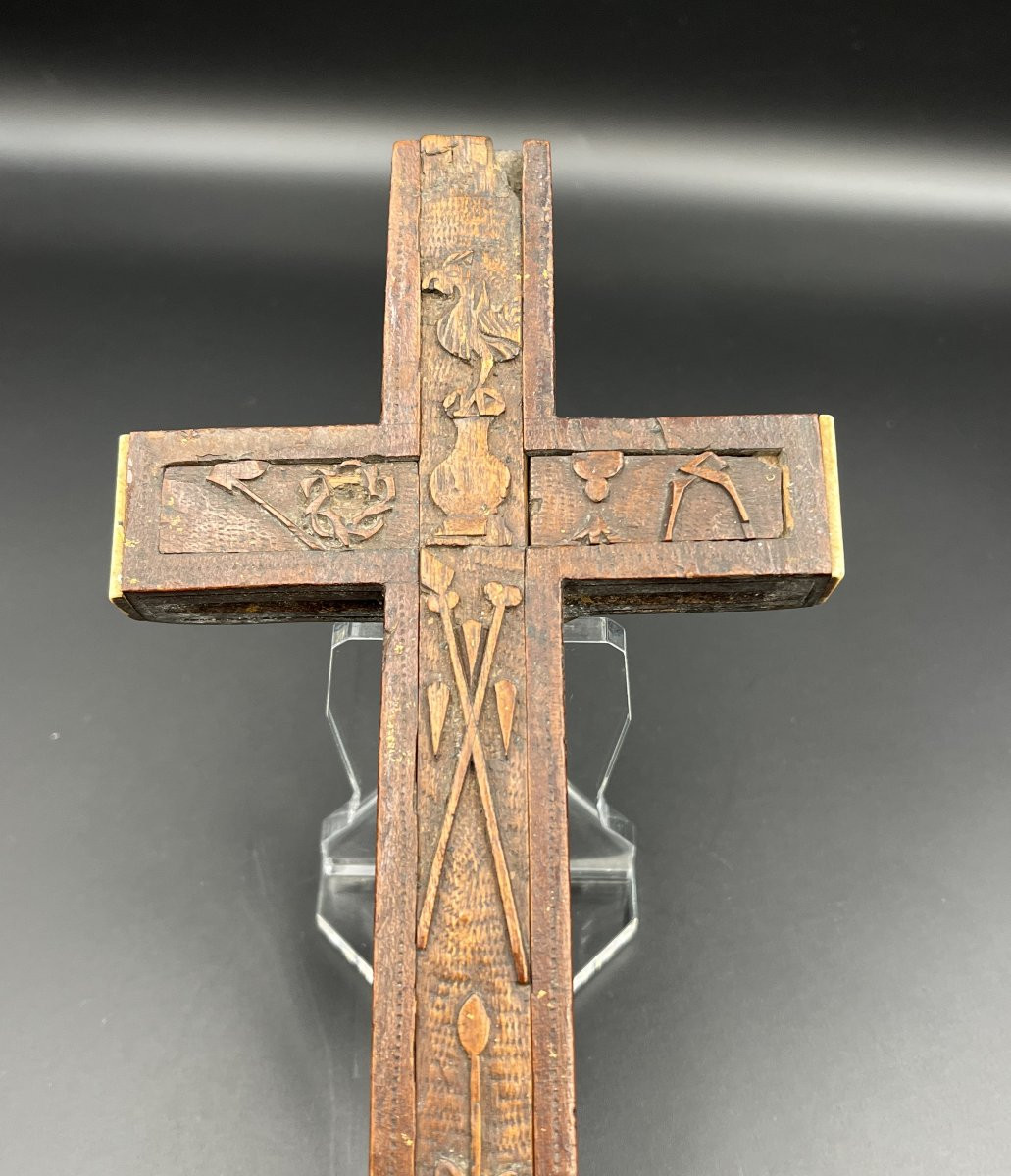 Croix pectorale reliquaire en bois sculpté – XVIIIe siècle-photo-3