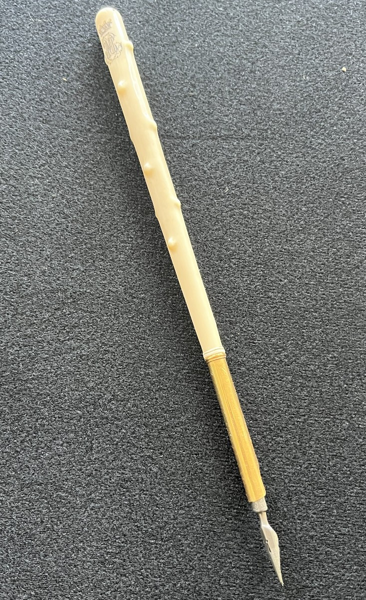  Porte-plume ancien– Monogramme couronné – XIXe siècle