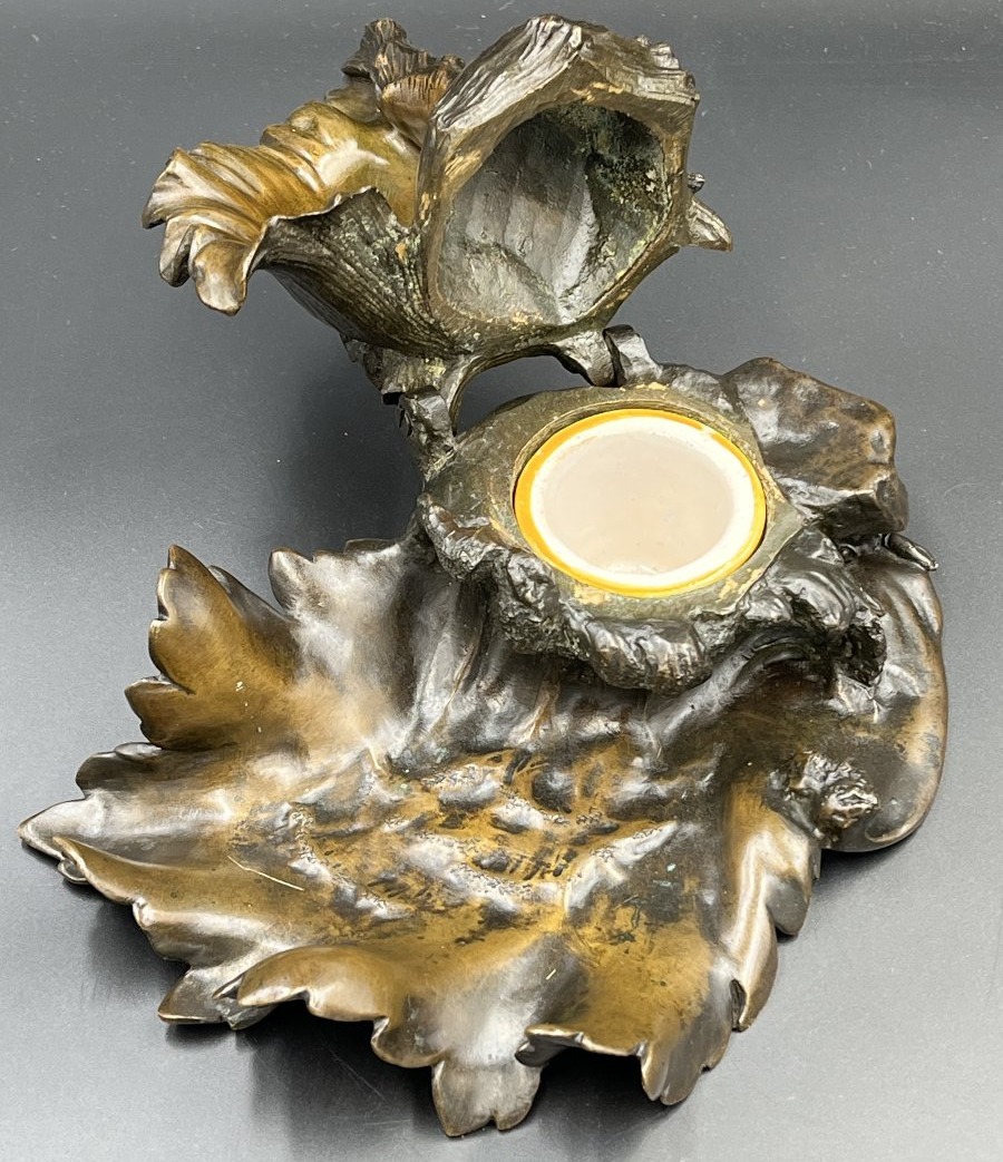 Patinated Bronze Inkwell With A Marine Motif Featuring A Seashell And A Crab — France, Circa 1900-photo-3