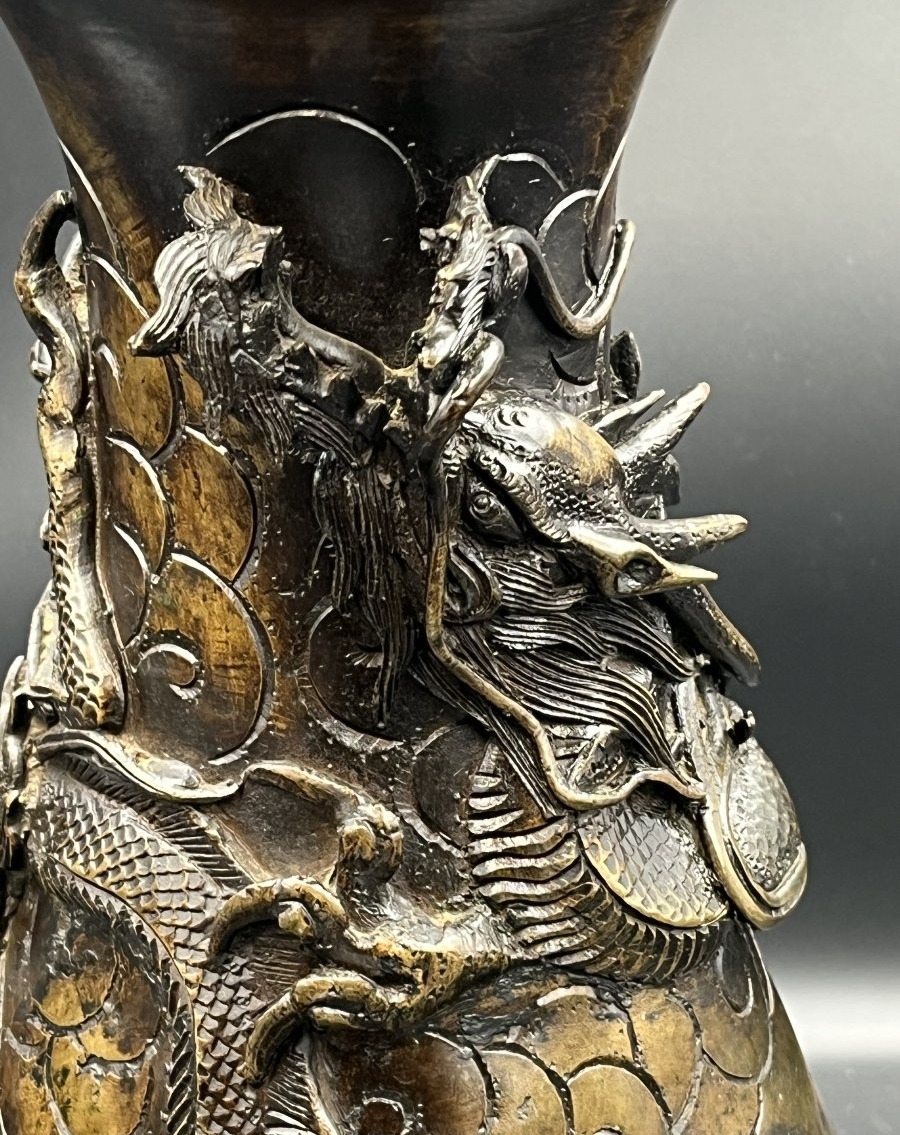 Important Bronze Vase, Japan, 19th Century, With Dragon Decoration In High Relief-photo-3