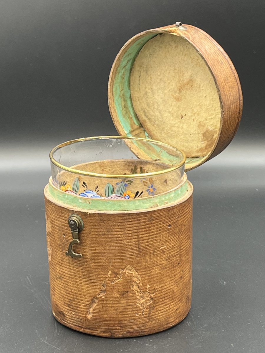 Enameled Glass Wedding Goblet, Inscribed With “liebe,” In Its Original 18th-century Case -photo-3