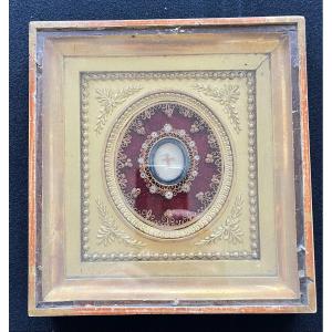 Reliquaire en paperolles du XIXe siècle avec provenance nominative – daté 1842