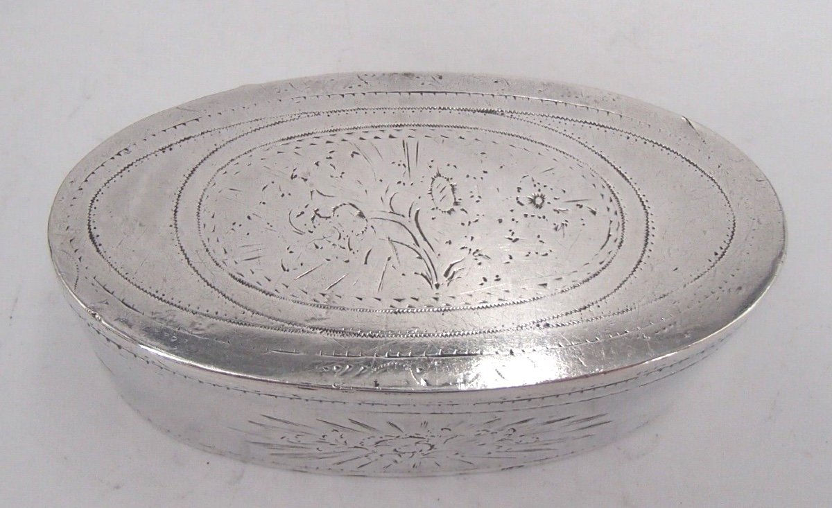 Oval Snuff Box In Sterling Silver 18th Century-photo-1