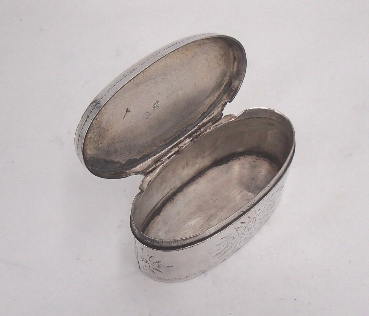 Oval Snuff Box In Sterling Silver 18th Century-photo-3