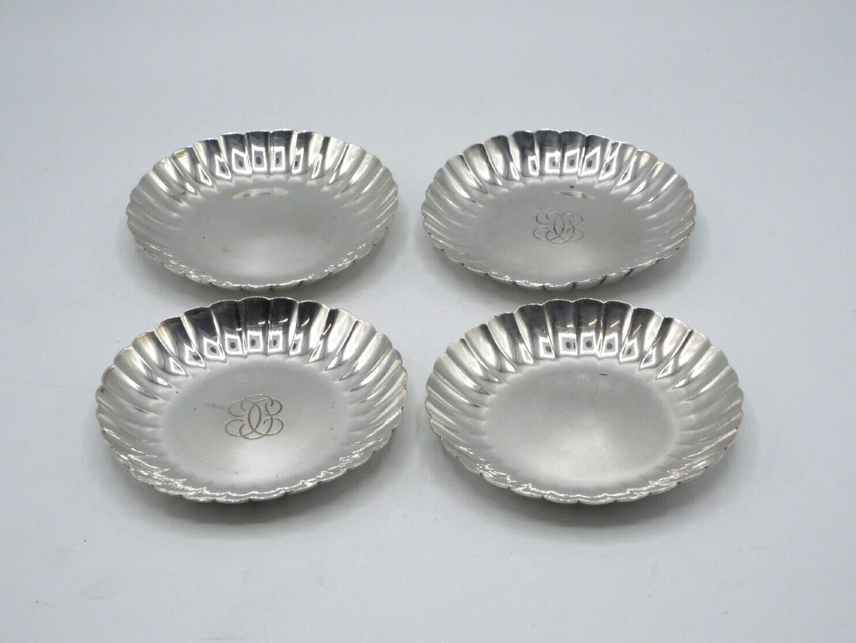 Suite De 4 Coupelles En Argent Massif Par Puiforcat