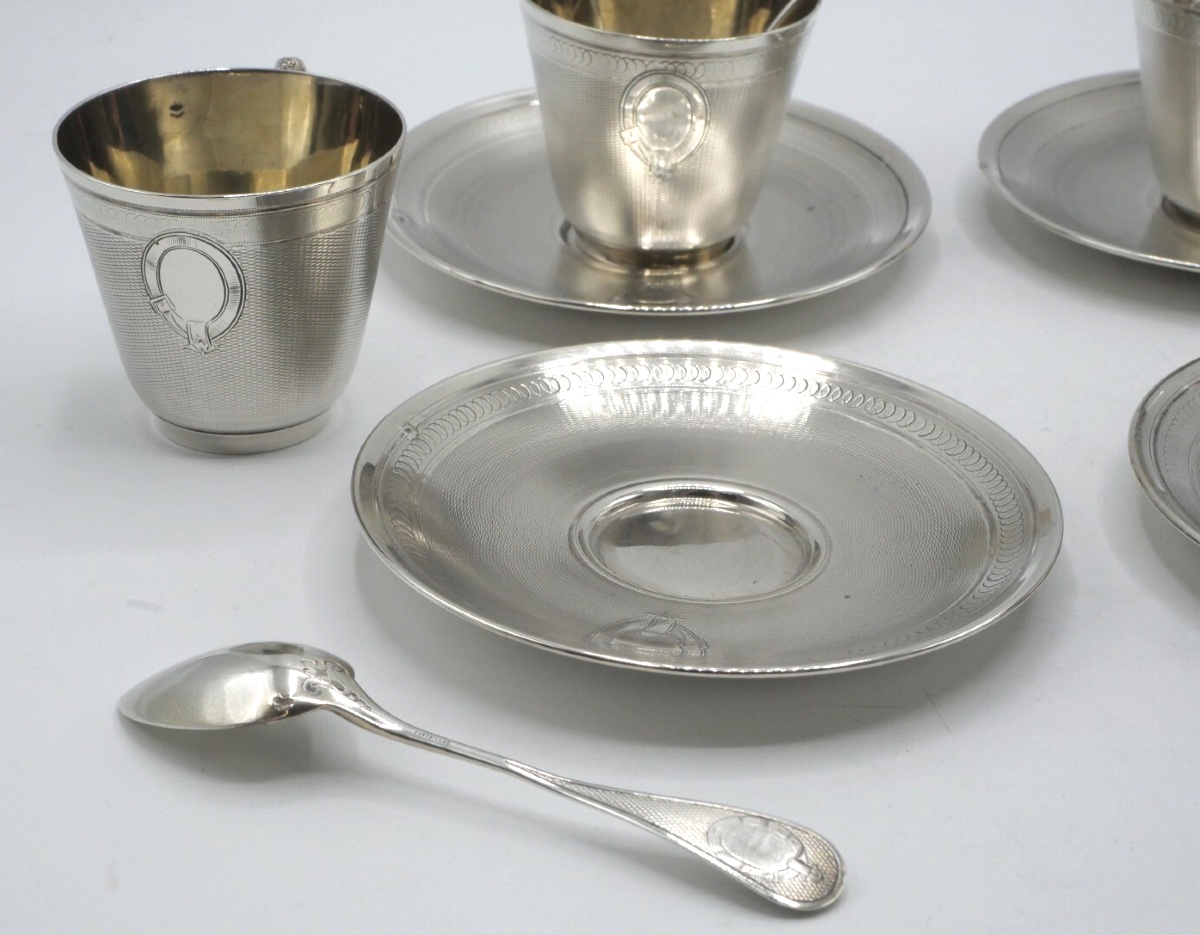 Suite de 4 tasses et sous tasses avec leurs cuillères en argent massif-photo-4