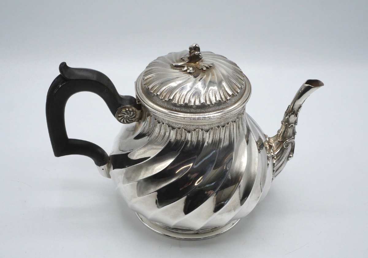 Rococo Style Solid Silver Teapot-photo-3