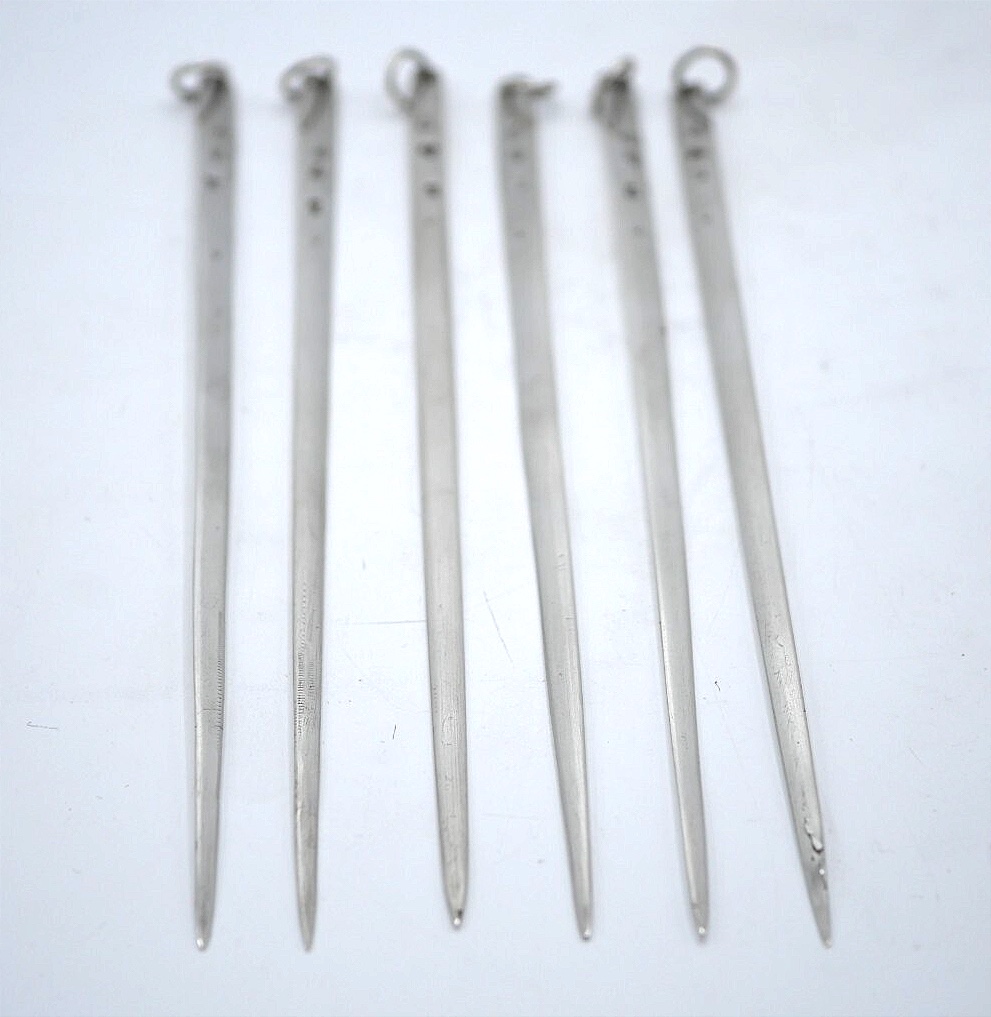 Série de 6 hatelets(brochettes) en argent massif époque 18ème