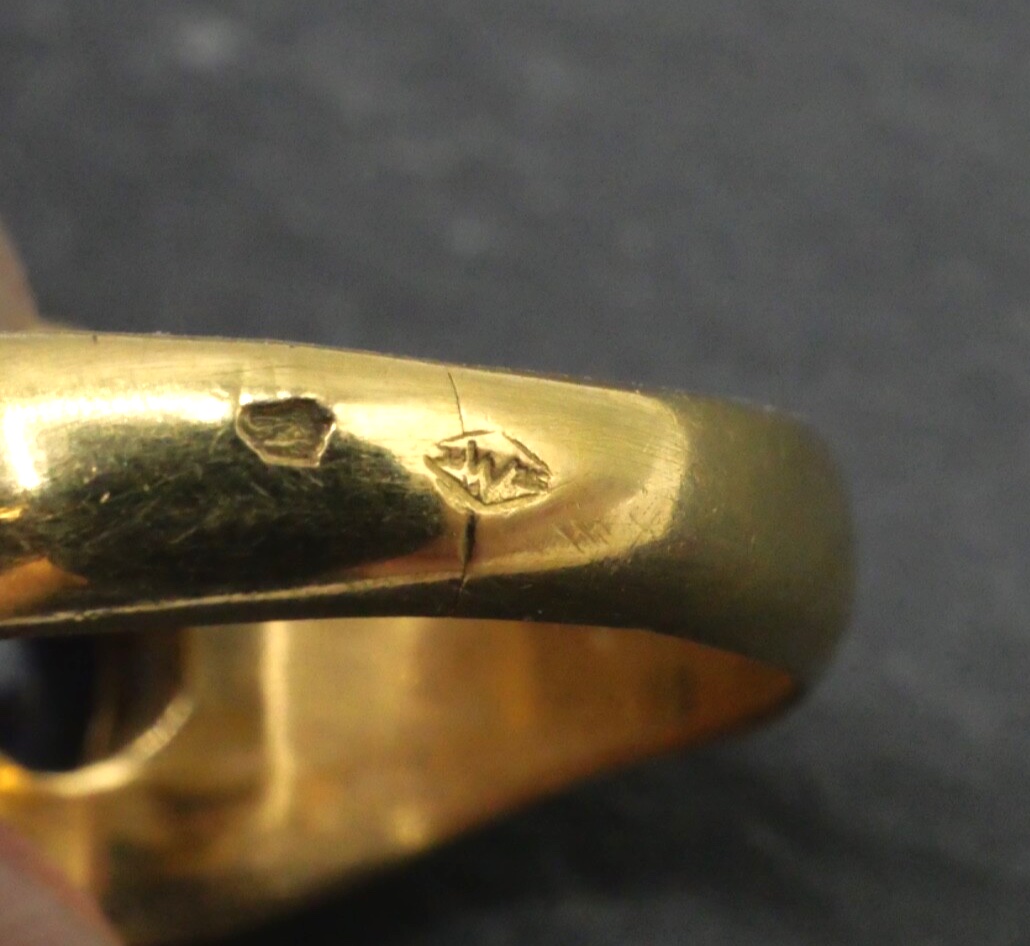 Bague en or jaune, saphir et diamants-photo-3