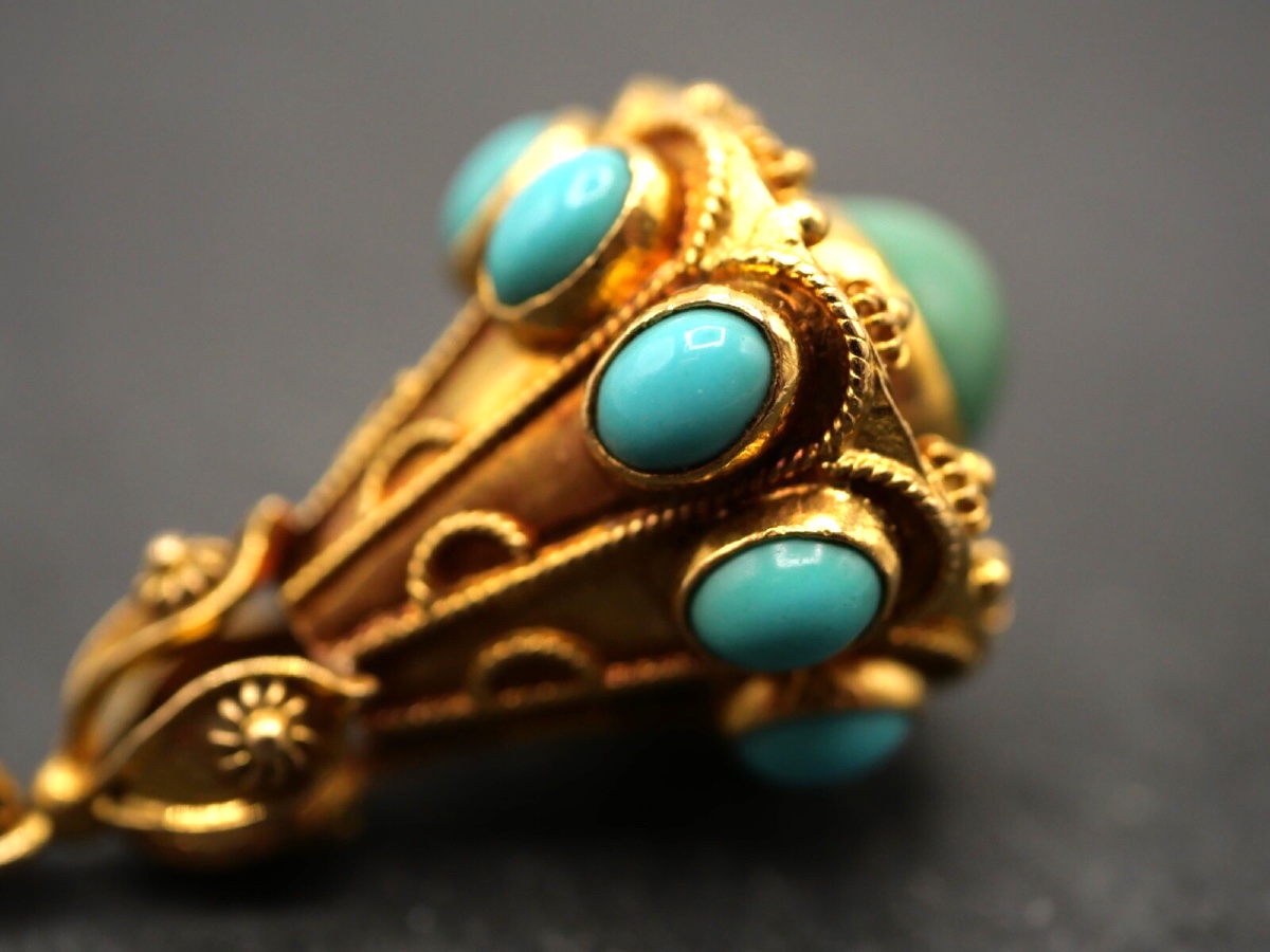 Pendentif en or jaune et cabochons de turquoises-photo-1