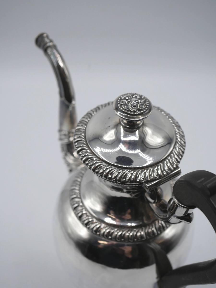 Cafetière ou verseuse en argent massif époque 19ème-photo-1