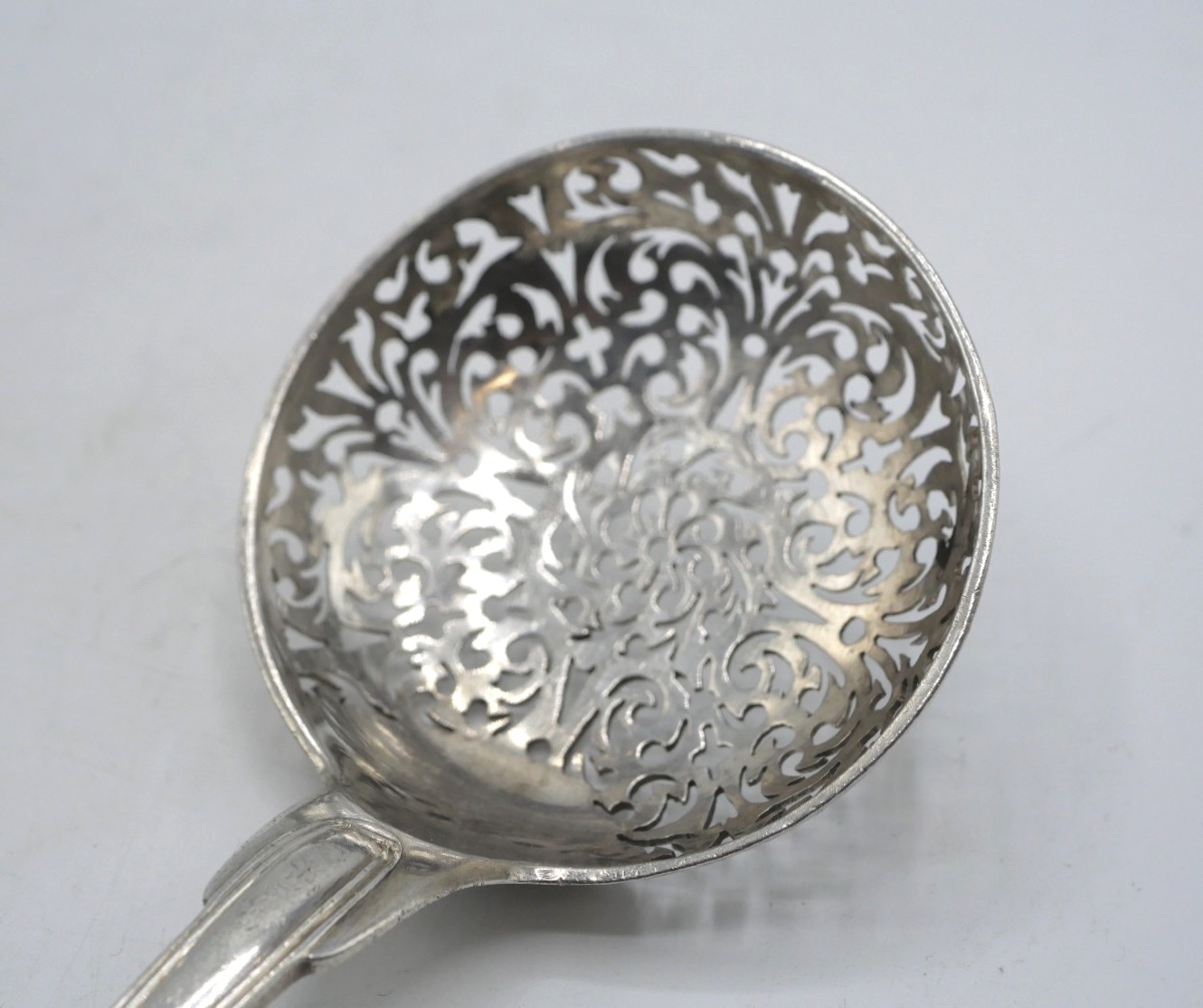 18th Century Solid Silver Sprinkler-photo-2