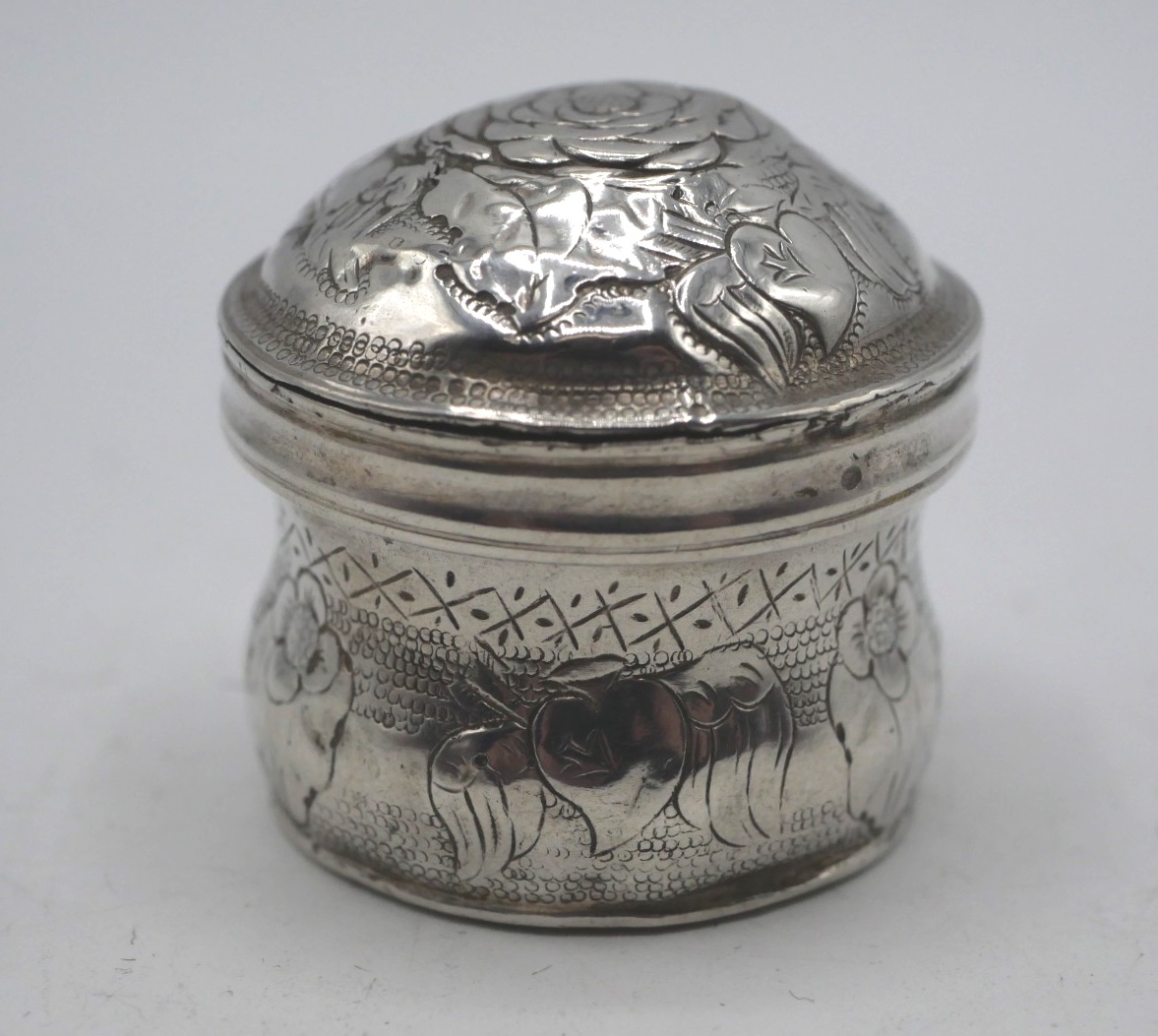 19th Century Solid Silver Vinaigrette-photo-3